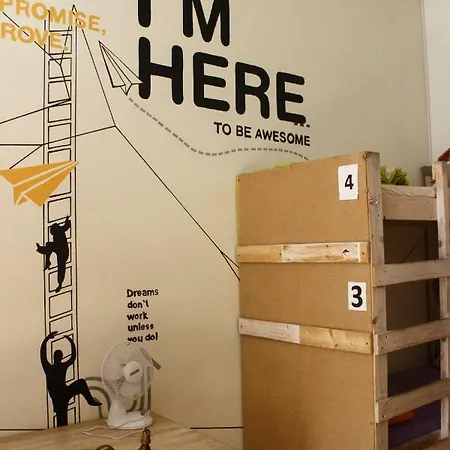 Fabrika Hostel *